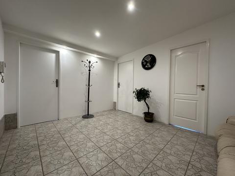Hol z miejscem do odpoczynku – hostel pracowniczy Częstochowa (1/3)